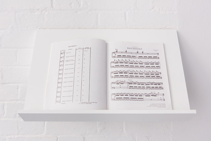 Vue d’installation, John Cage, Bacchanale, 1940 (‘Prepared Piano Music Volume I, 1940-47’, Edition Peters, New York) exposition Curators' Series #8. All Of Us Have A Sense Of Rhythm, DRAF, Londres, 2015. Photo: Tim Bowditch.