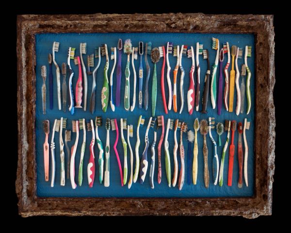 Gideon Mendel, Study for 59 toothbrushes. Collected on 21 May and 15 September 2016